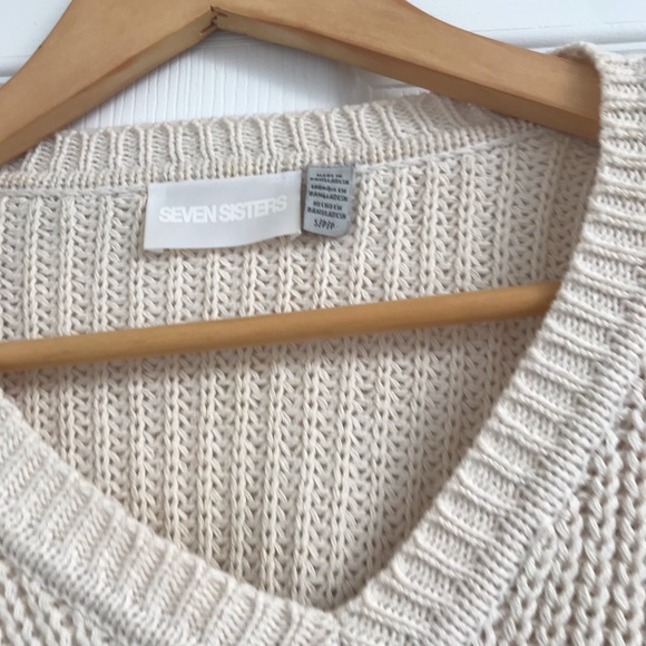 Seven Sisters Crop Top Sweater - Picture 3 of 7